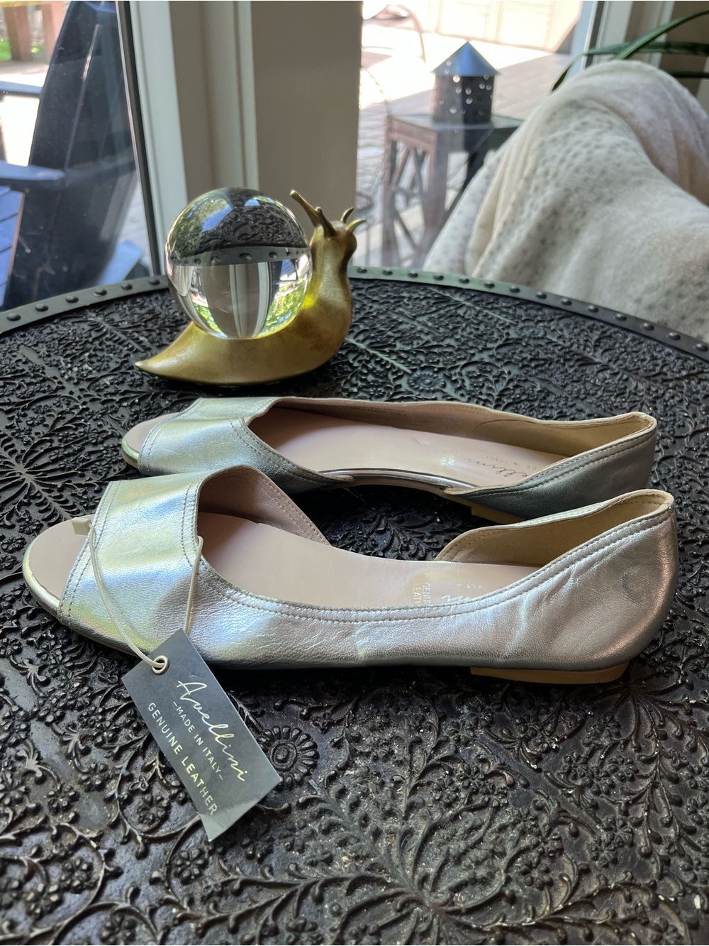 AVELLINI METALLIC PEEP TOE FLATS IN SILVER 9